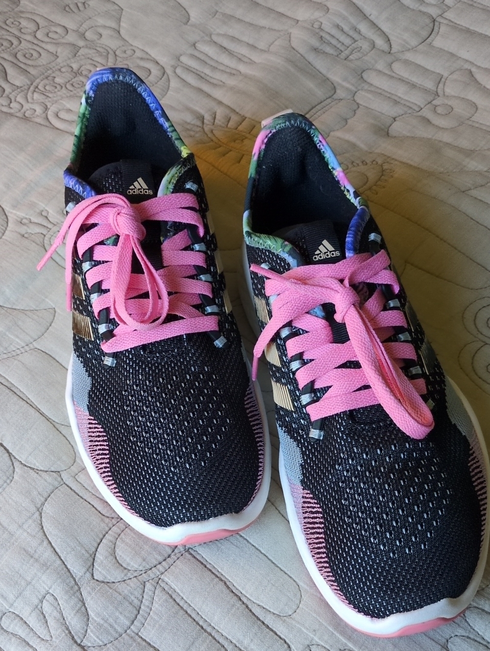 ADIDAS Fluidflow 2.0 Womens 8.5 Knit Running Sneakers Black Pink Floral